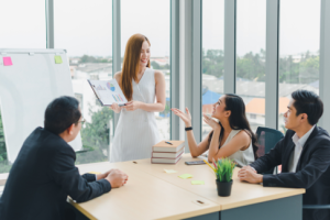 Peserta training Creative Thinking Foundations berhasil mempresentasikan ide kreatif